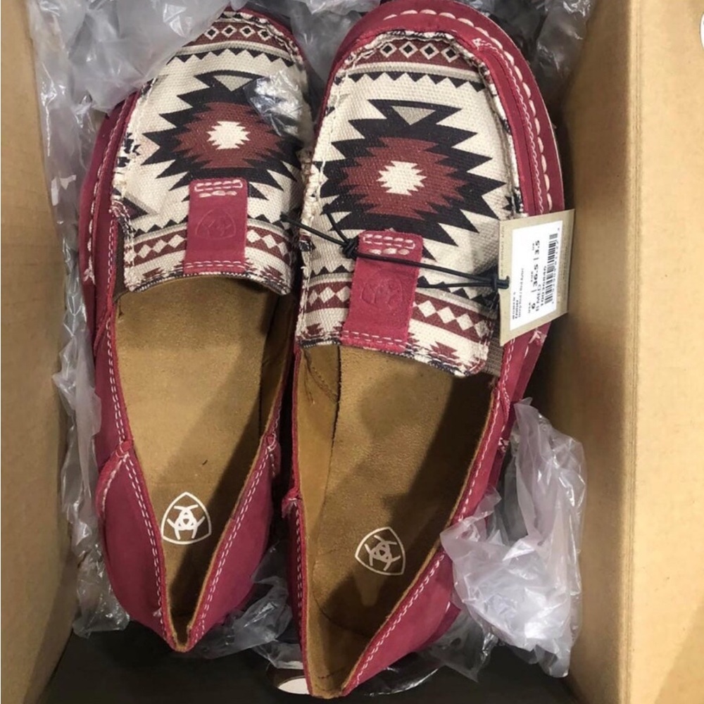 Ariat cruisers